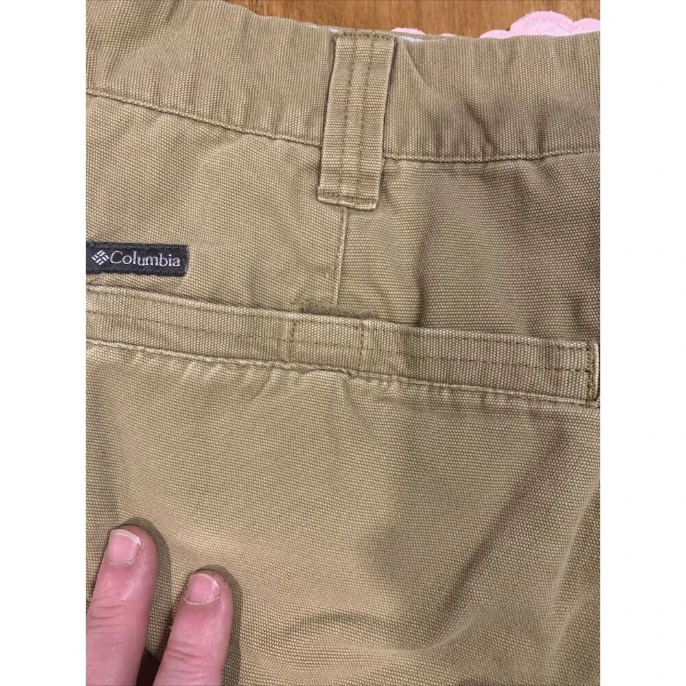 Columbia Mens Khaki  Shorts Size 36W 8L